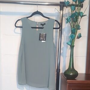 Chic Green Sleeveless Blouse
